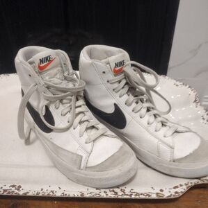 Rare Nike Hightop Sneakers W8